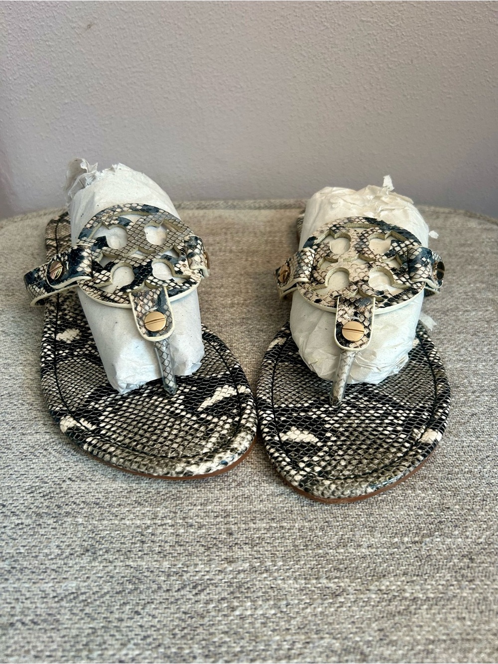 Tory Burch Miller Womens🔥🔥Snake-Print Thong Sandals🔥🔥